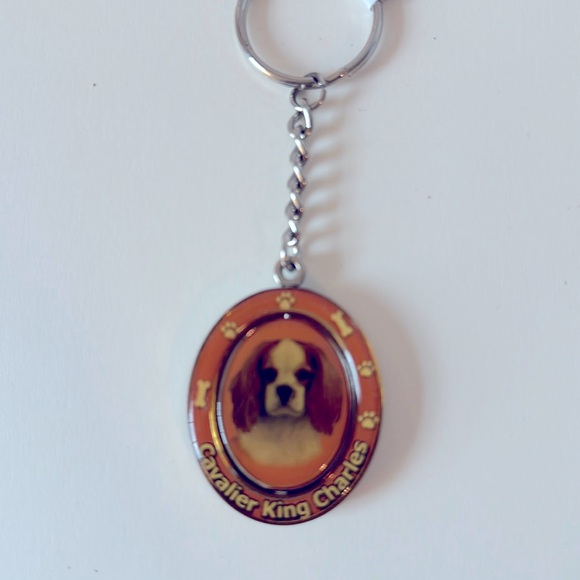 NWT Cavalier King Charles Dog Breed 2 Sided Spinner Oval Metal Keychain Fidget - Picture 5 of 5
